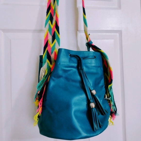 Artekun Colombia Handbags - Hobo Bag - Large radiant Aquamarine Leather